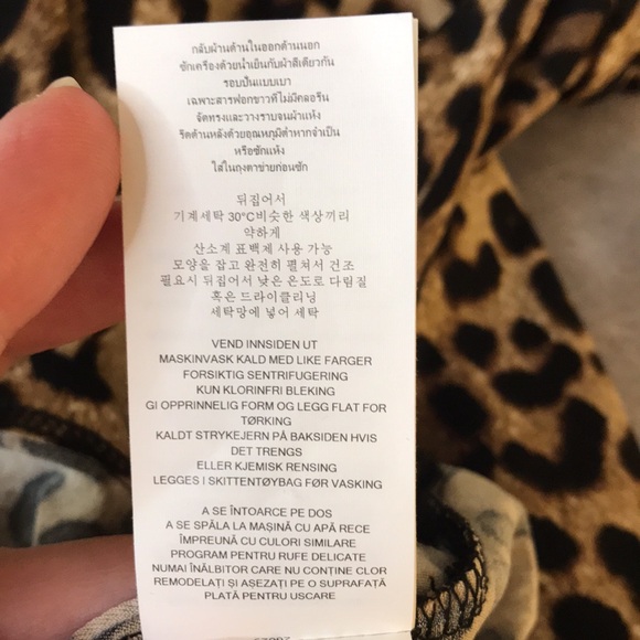 MICHAEL KOHRS Leopard Animal Print quarter zip soft blouse size Medium - Picture 14 of 16